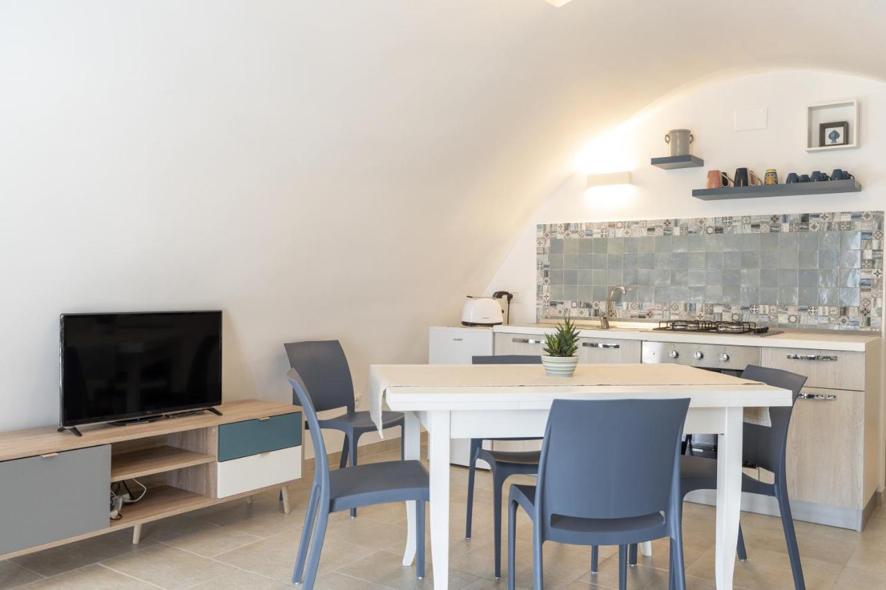 Suite La Scala Del Borgo 치스테르니노 외부 사진