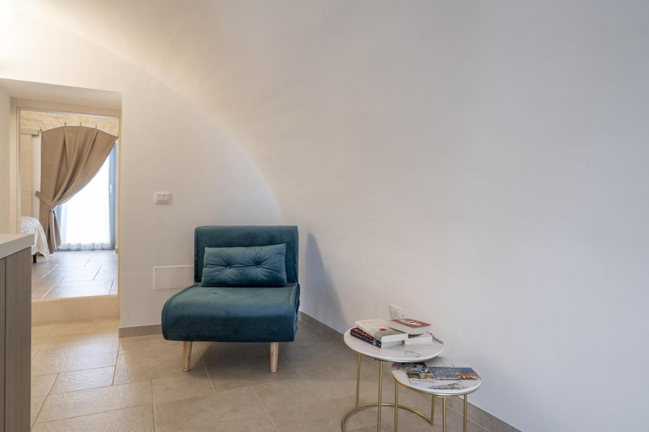 Suite La Scala Del Borgo 치스테르니노 외부 사진