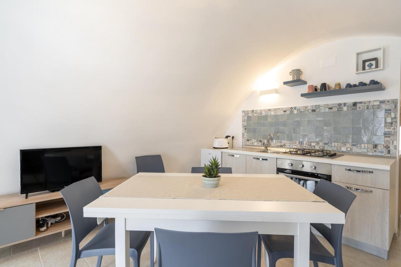 Suite La Scala Del Borgo 치스테르니노 외부 사진